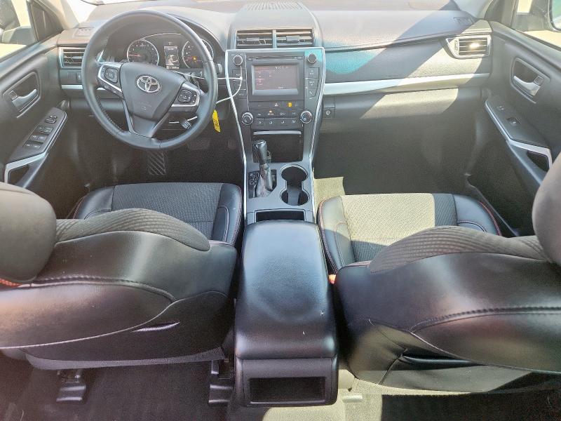 4T1BF1FKXHU362410 - 2017 TOYOTA CAMRY SE LE Srebrny zdjęcie 8