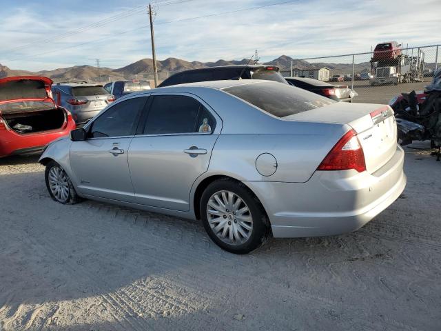 3FADP0L35CR447078 - 2012 FORD FUSION HYBRID SILVER photo 2