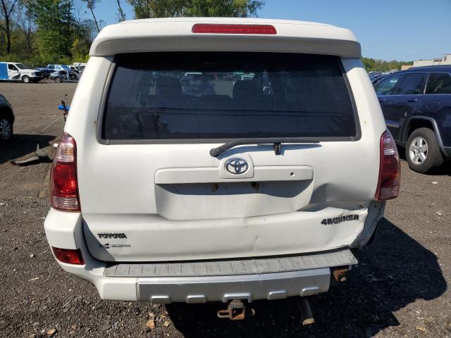 JTEBU14R958035717 - 2005 TOYOTA 4RUNNER SR5 WHITE photo 6