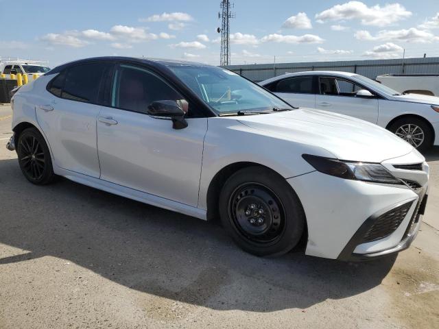 4T1K61AKXMU417150 - 2021 TOYOTA CAMRY XSE 白色 照片 4