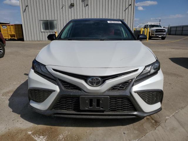 4T1K61AKXMU417150 - 2021 TOYOTA CAMRY XSE 白色 照片 5