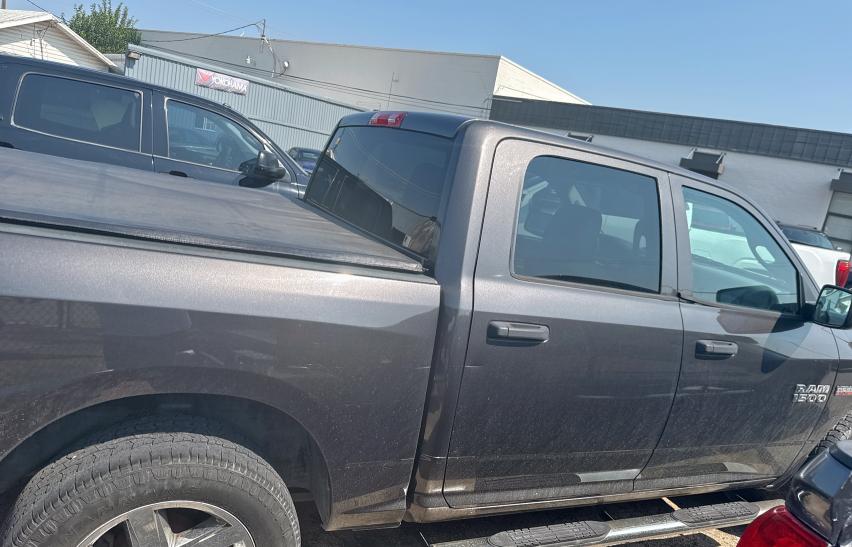 1C6RR6KT4GS405243 - 2016 RAM 1500 ST Темно-сірий фото 13