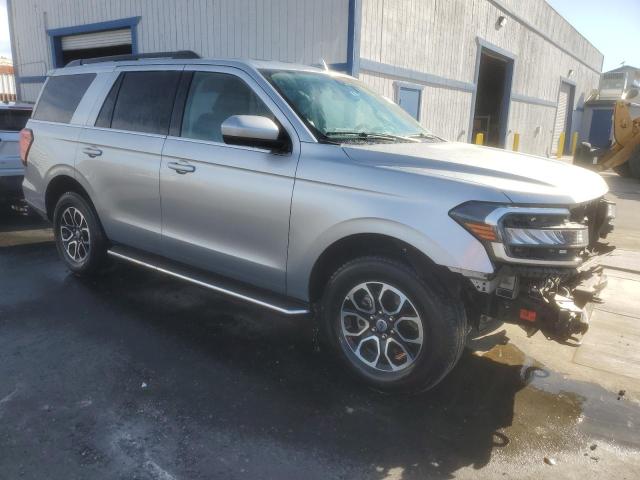 1FMJU1J8XPEA55874 - 2023 FORD EXPEDITION XLT Argent photo 4