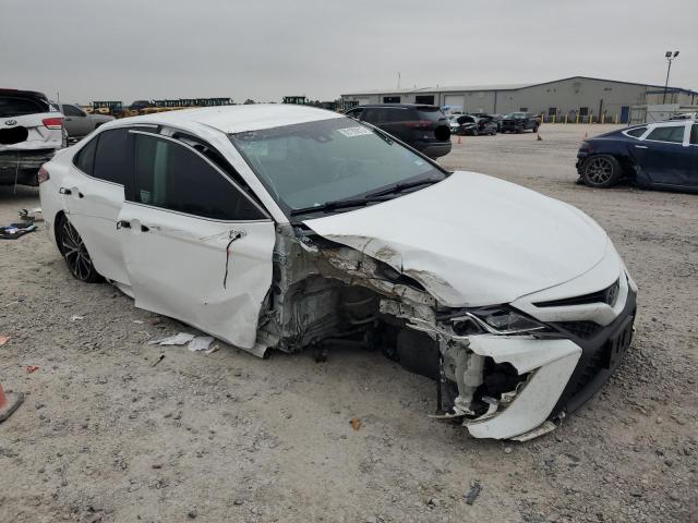 4T1B11HK8JU132253 - 2018 TOYOTA CAMRY L WHITE photo 4