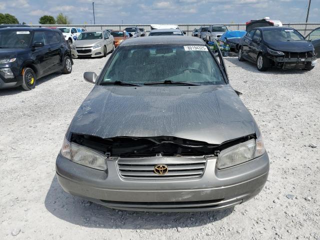 4T1BG22K5WU383526 - 1998 TOYOTA CAMRY CE 灰色 照片 5