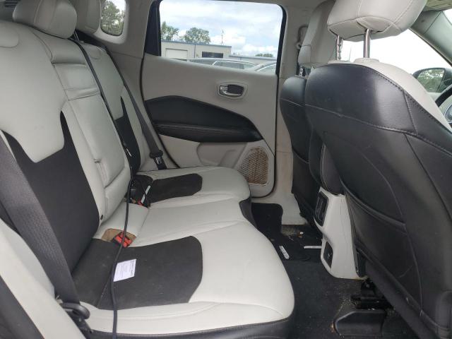 3C4NJCBBXJT345527 - 2018 JEEP COMPASS LATITUDE Коричневый фото 11