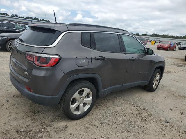 3C4NJCBBXJT345527 - 2018 JEEP COMPASS LATITUDE Коричневый фото 3