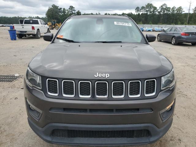 3C4NJCBBXJT345527 - 2018 JEEP COMPASS LATITUDE Коричневый фото 5