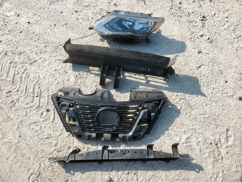 5N1AT2MT4JC813283 - 2018 NISSAN ROGUE S 白色 照片 13