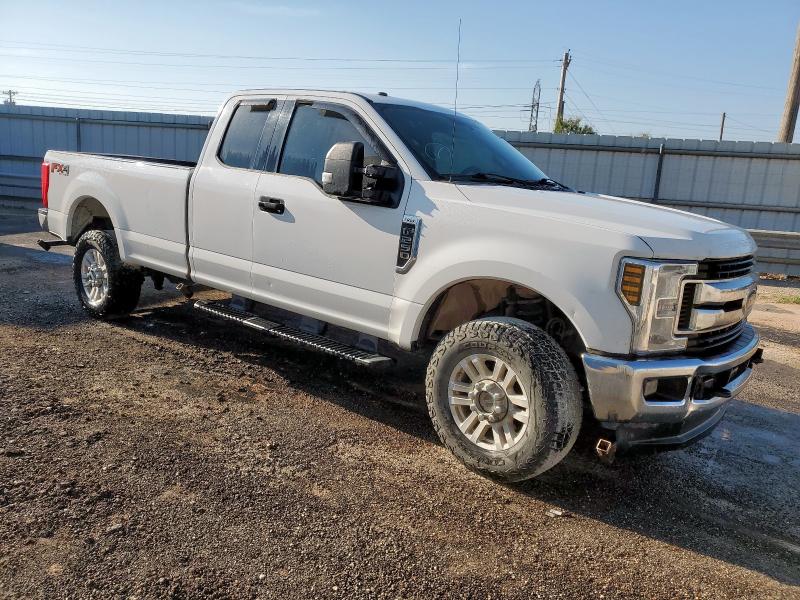 1FT7X2B68KEF50883 - 2019 FORD F250 SUPER DUTY Blanc photo 4