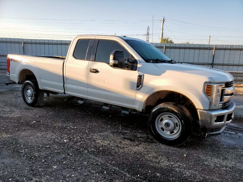 1FT7X2B61KEF50885 - 2019 FORD F250 SUPER DUTY თეთრი ფოტო 4