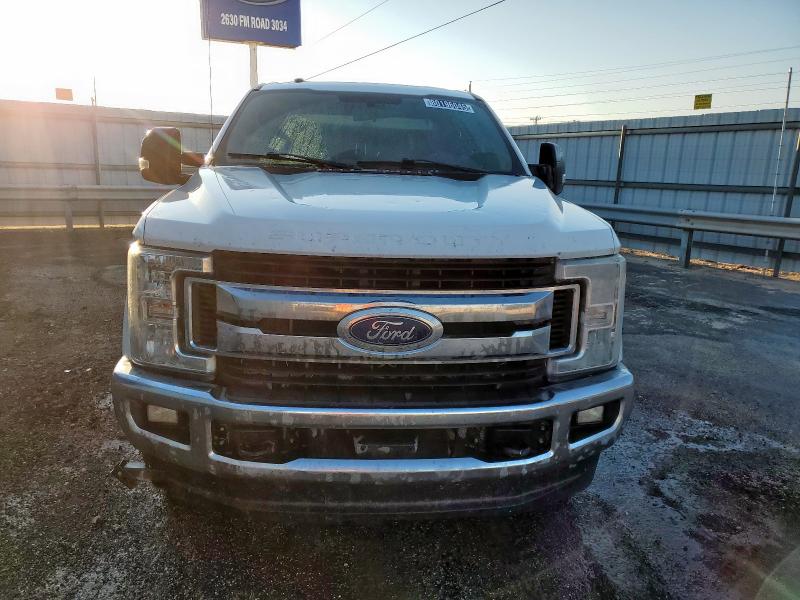 1FT7X2B61KEF50885 - 2019 FORD F250 SUPER DUTY თეთრი ფოტო 5