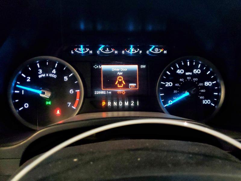 1FT7X2B61KEF50885 - 2019 FORD F250 SUPER DUTY თეთრი ფოტო 9