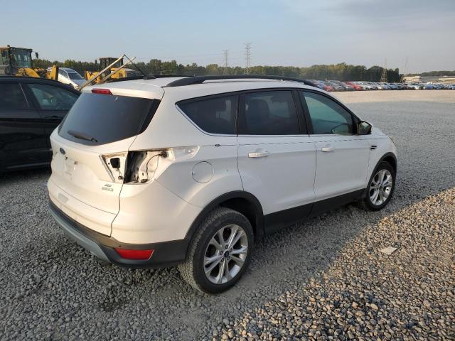 1FMCU0GD4HUC60217 - 2017 FORD ESCAPE SE WHITE photo 3