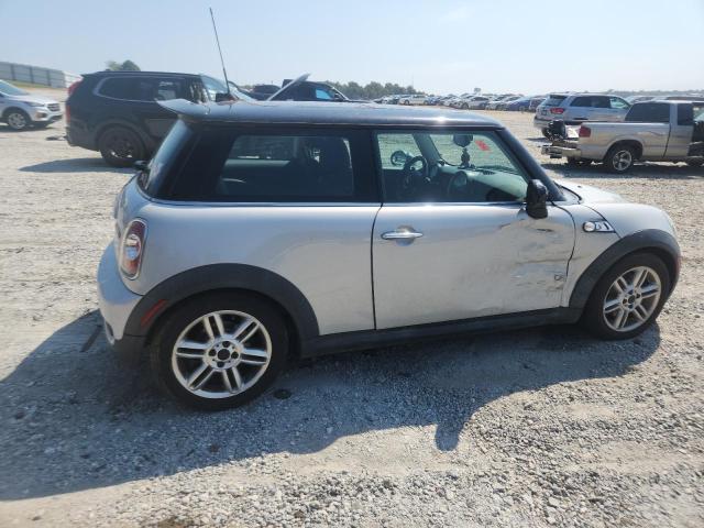 WMWSV3C58BTY14849 - 2011 MINI COOPER S Արծաթագույն լուսանկար 3
