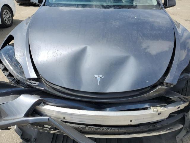 7SAYGDEEXPF785040 - 2023 TESLA MODEL Y Grafitowy zdjęcie 12