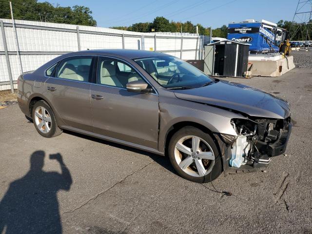 1VWBT7A30FC027897 - 2015 VOLKSWAGEN PASSAT SE Gold Foto 4