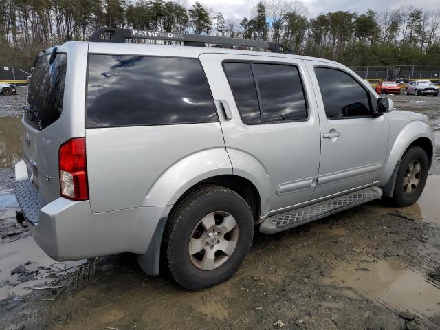 5N1AR18W26C603818 - 2006 NISSAN PATHFINDER LE SILVER photo 3