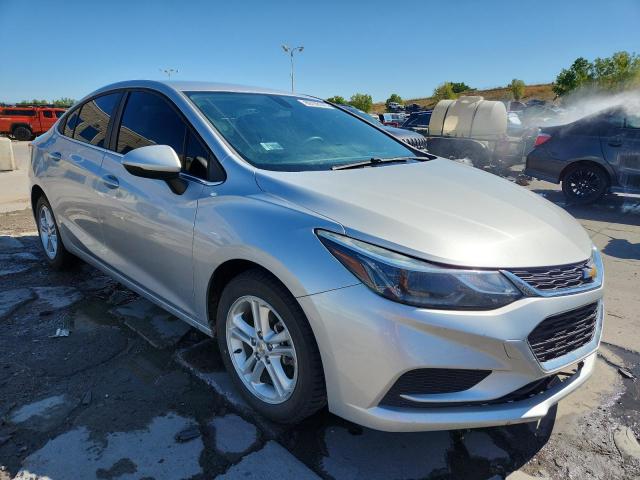 1G1BE5SM4J7165879 - 2018 CHEVROLET CRUZE LT 银色 照片 4