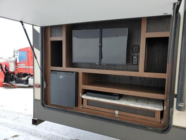 4YDT29B23H1533196 - 2017 KEYSTONE SPRINTER BEIGE photo 9