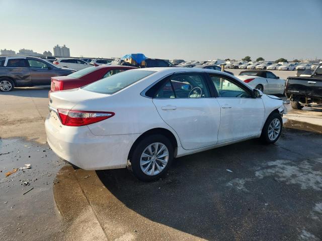 4T1BF1FK7HU358668 - 2017 TOYOTA CAMRY LE WHITE photo 3