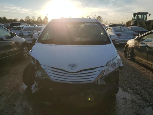 5TDKK3DC2FS612036 - 2015 TOYOTA SIENNA LE WHITE photo 5