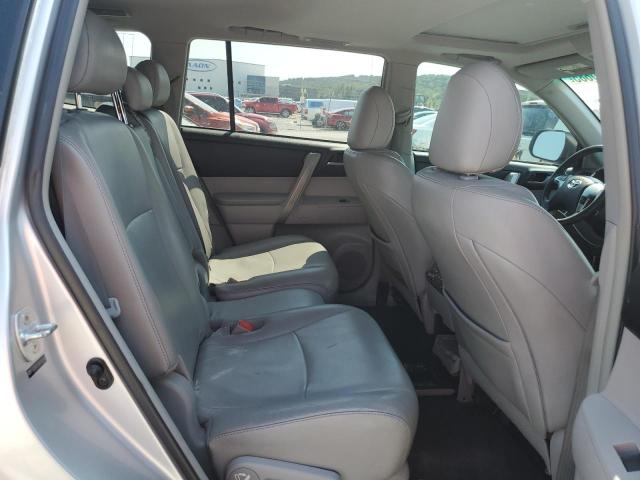 5TDZK3EH8BS041462 - 2011 TOYOTA HIGHLANDER BASE فضي صورة 11