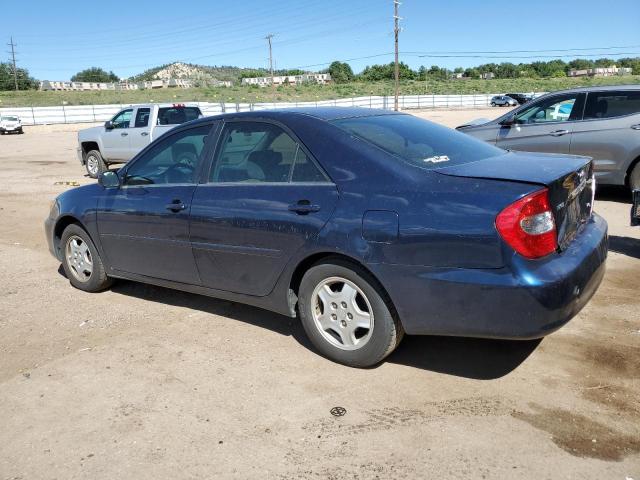 4T1BF30K72U536140 - 2002 TOYOTA CAMRY LE BLUE photo 2