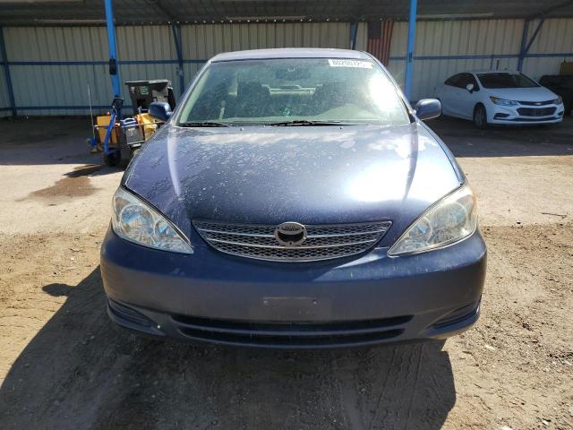 4T1BF30K72U536140 - 2002 TOYOTA CAMRY LE BLUE photo 5