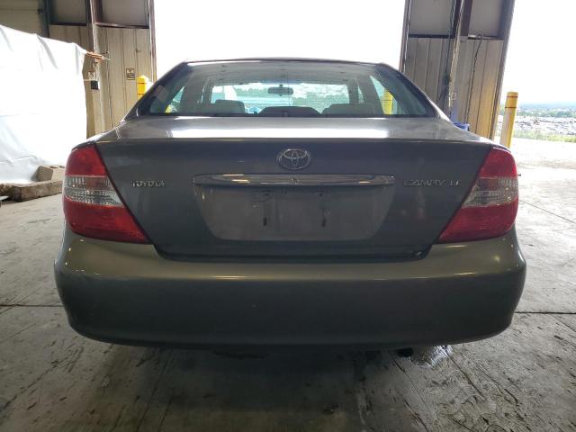 4T1BE32K02U608540 - 2002 TOYOTA CAMRY LE GRAY photo 6