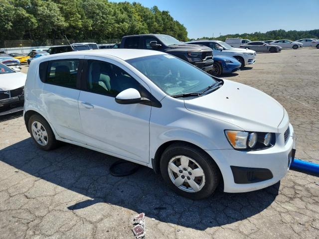 1G1JA6SH2E4133438 - 2014 CHEV SONIC LS WHITE photo 4