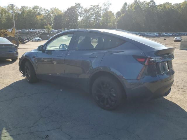 7SAYGDEE4PA079582 - 2023 TESLA MODEL Y ნაცრისფერი ფოტო 2