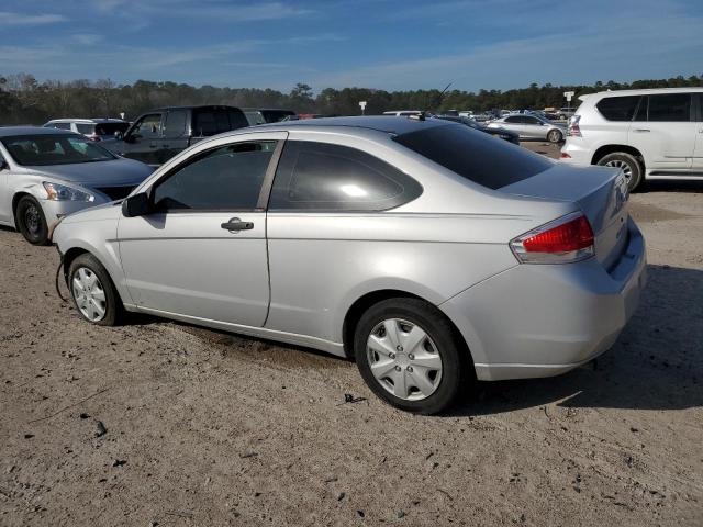 1FAHP32N58W257517 - 2008 FORD FOCUS S/SE SILVER photo 2