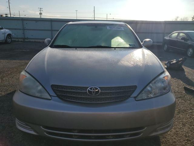 JTDBE32K620133259 - 2002 TOYOTA CAMRY LE BEIGE photo 5