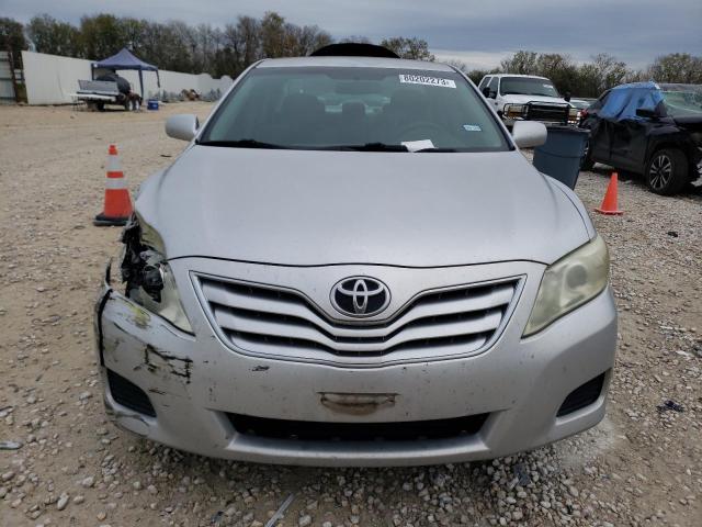 4T1BF3EKXBU117899 - 2011 TOYOTA CAMRY BASE SILVER photo 5