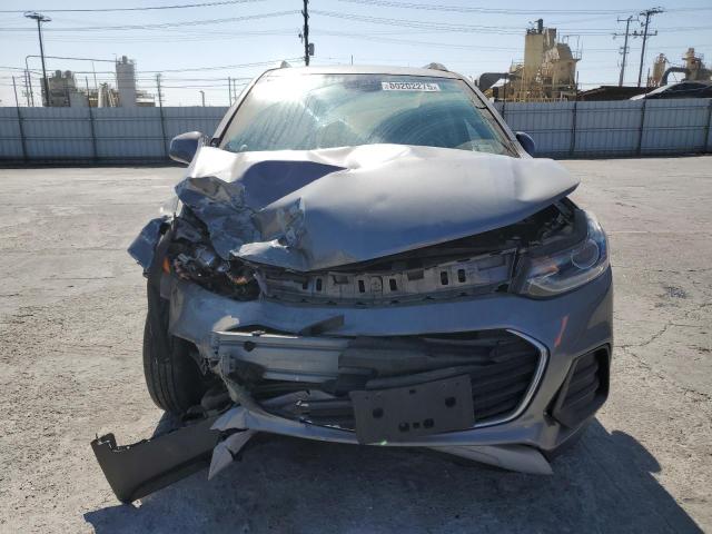 3GNCJLSB9LL209486 - 2020 CHEVROLET TRAX 1LT GRAY photo 5