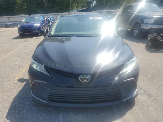 4T1R11AK6NU046048 - 2022 TOYOTA CAMRY LE BLACK photo 5