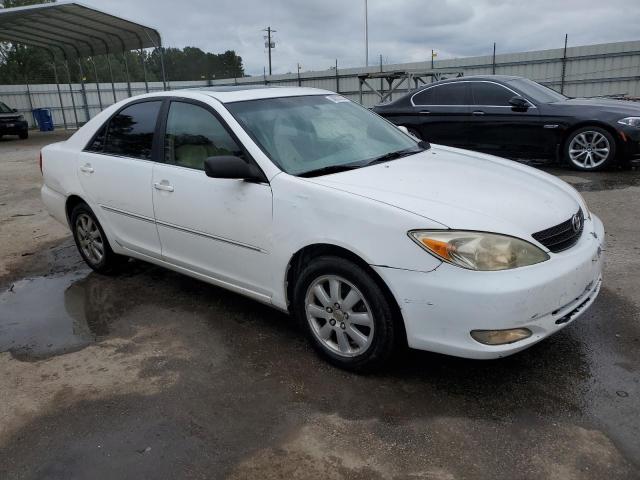 JTDBF32K340156966 - 2004 TOYOTA CAMRY LE WHITE photo 4