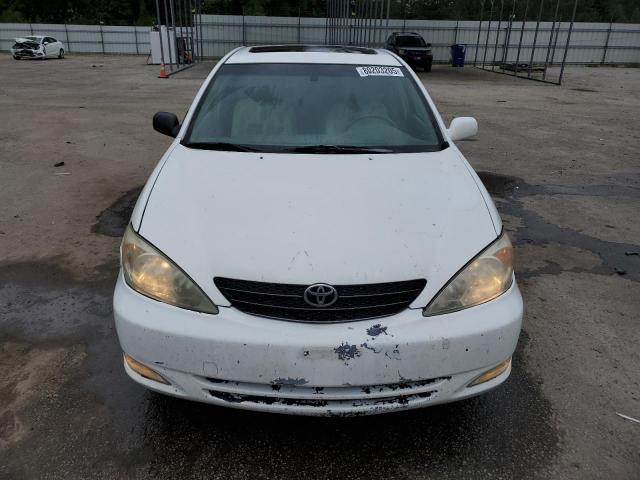 JTDBF32K340156966 - 2004 TOYOTA CAMRY LE WHITE photo 5
