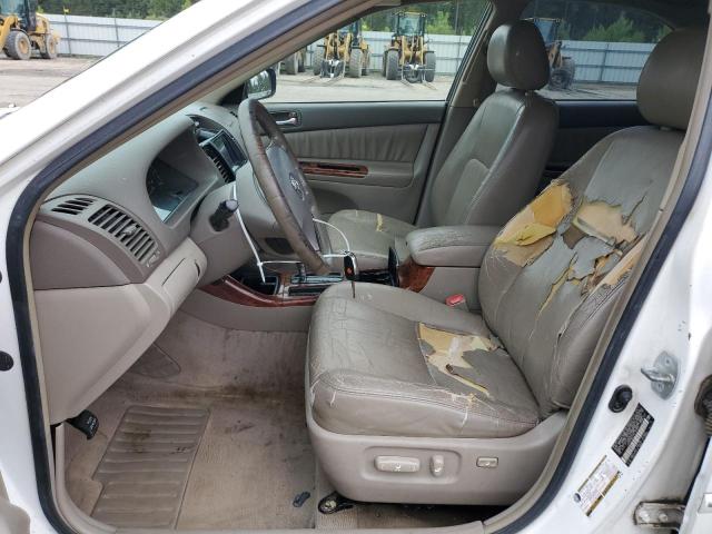 JTDBF32K340156966 - 2004 TOYOTA CAMRY LE WHITE photo 7