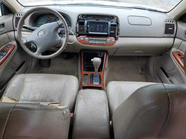 JTDBF32K340156966 - 2004 TOYOTA CAMRY LE WHITE photo 8