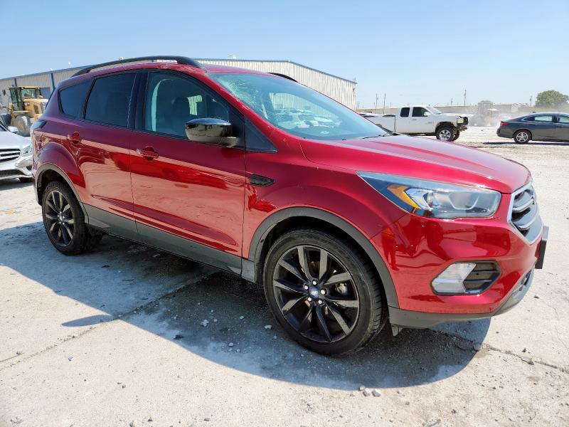 1FMCU0GD1JUB09518 - 2018 FORD ESCAPE SE RED photo 4