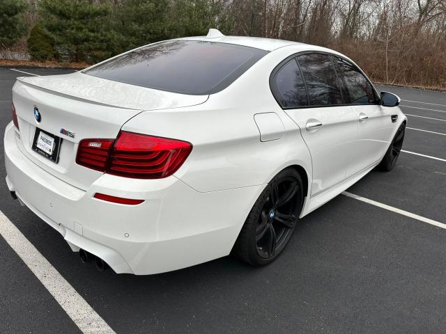 WBSFV9C54FD594710 - 2015 BMW M5 WHITE photo 3