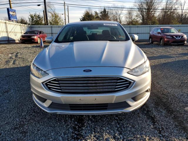 3FA6P0H77HR213164 - 2017 FORD FUSION SE SILVER photo 5