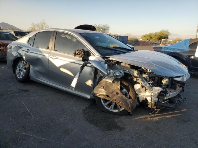 4T1C11AK3PU163191 - 2023 TOYOTA CAMRY LE 灰色 照片 4