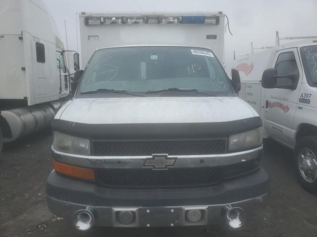 1GB3G2CL9F1116749 - 2015 CHEVROLET EXPRESS G3 WHITE photo 5