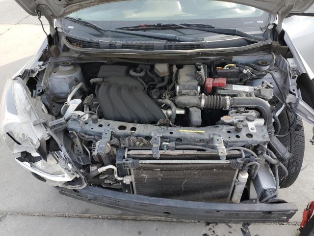 3N1CN7APXJK438685 - 2018 NISSAN VERSA S SILVER photo 11