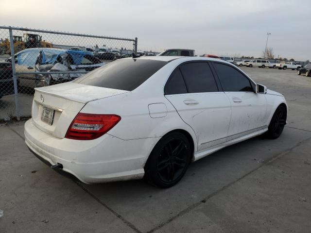 WDDGF4HBXEA936158 - 2014 MERCEDES-BENZ C 250 WHITE photo 3