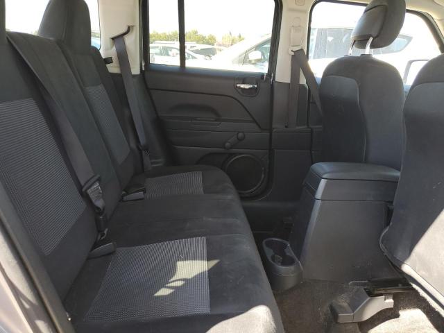 1C4NJPBA4GD569194 - 2016 JEEP PATRIOT SPORT SILVER photo 10