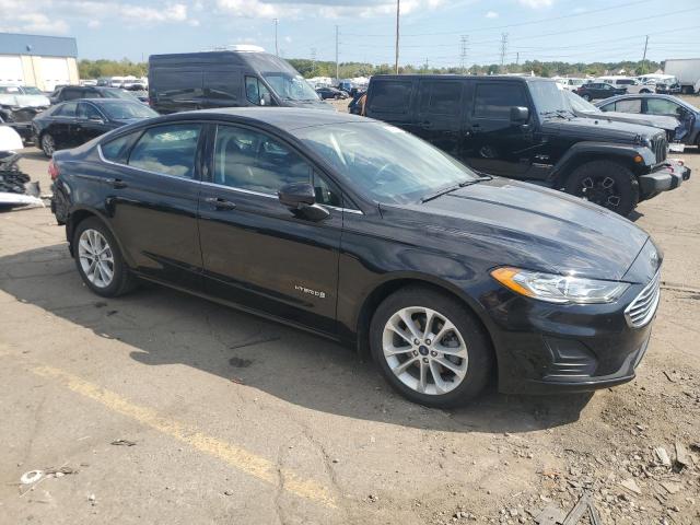 3FA6P0LU9KR168359 - 2019 FORD FUSION SE BLACK photo 4
